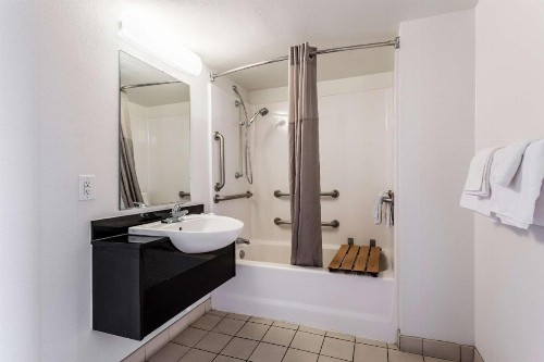 Motel 6-El Paso TX - East - image 22