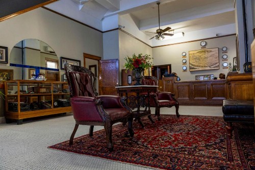 Gardner Hotel