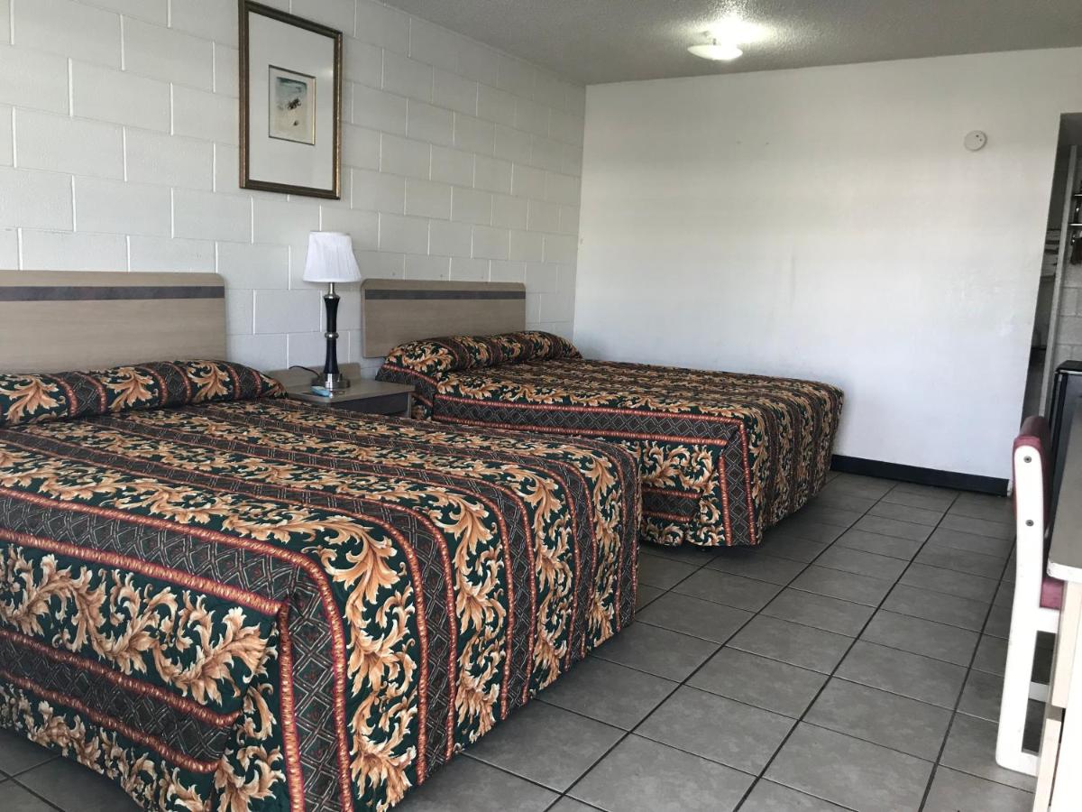 Super Lodge Motel El Paso - image 7