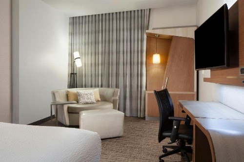 Courtyard By Marriott El Paso Downtown/Convention Center - image 3