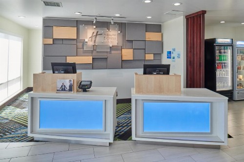 Holiday Inn Express & Suites El Paso East-Loop 375 an IHG Hotel - image 2