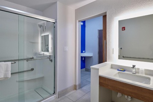 Holiday Inn Express & Suites El Paso East-Loop 375 an IHG Hotel - image 24