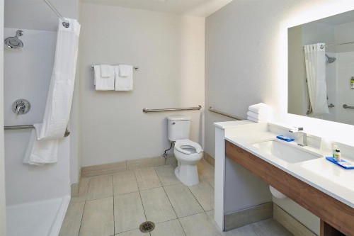 Holiday Inn Express - El Paso - Sunland Park Area an IHG Hotel - image 5