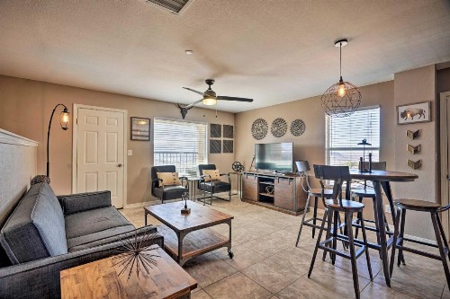 Modern Condo with Mtn Views 4 Mi to Dtwn El Paso!