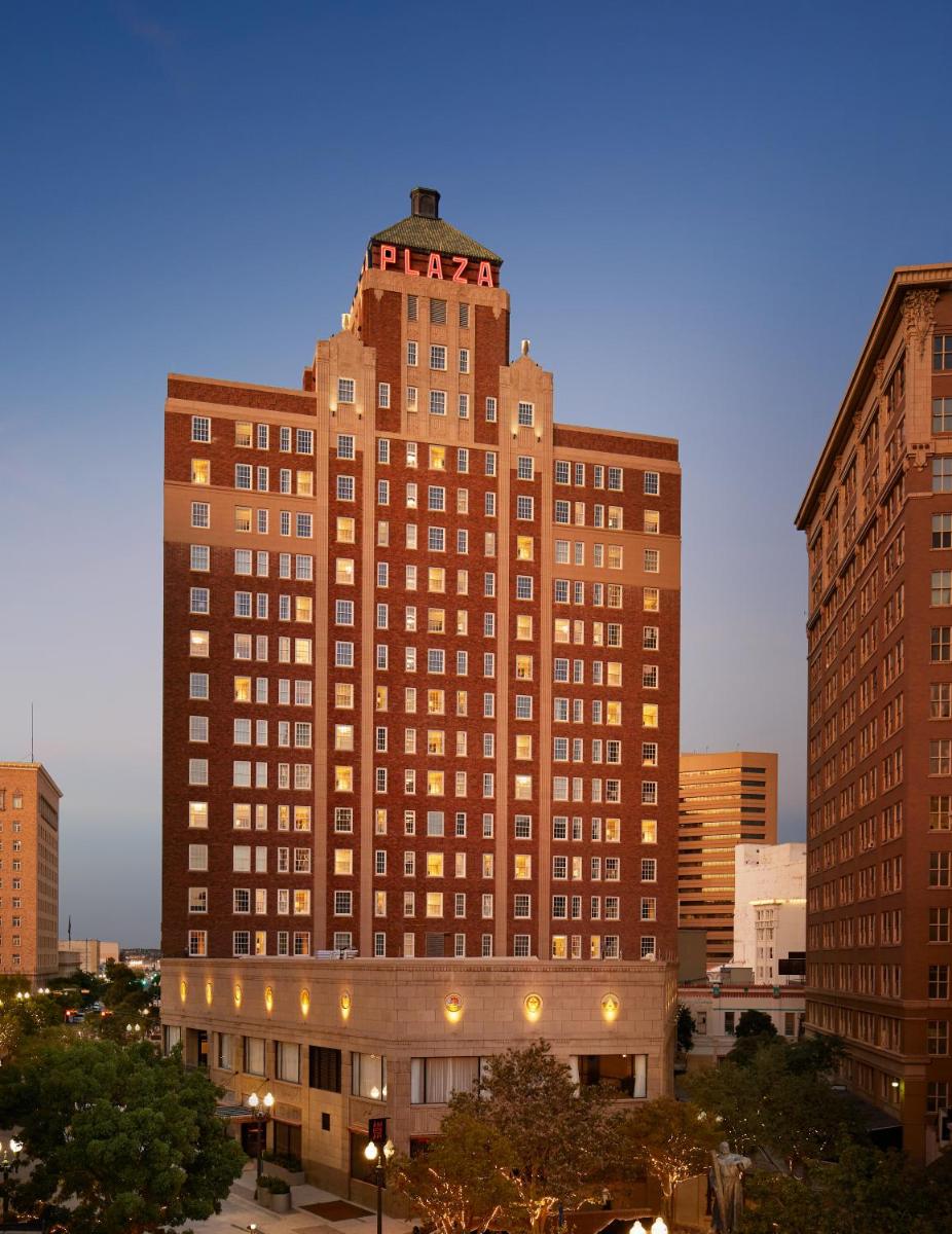 The Plaza Hotel Pioneer Park - image 2