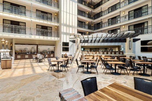 Embassy Suites by Hilton Los Angeles International Airport South - image 10