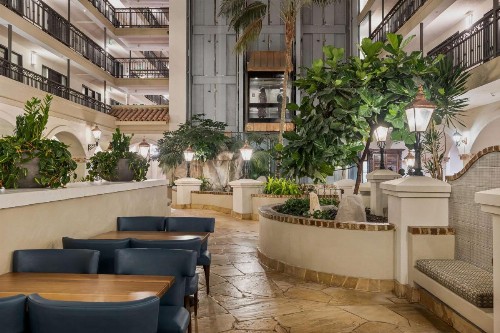 Embassy Suites by Hilton Los Angeles International Airport South - image 22
