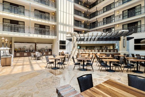 Embassy Suites by Hilton Los Angeles International Airport South - image 23