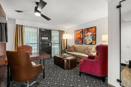 Embassy Suites by Hilton Los Angeles International Airport South - image 30