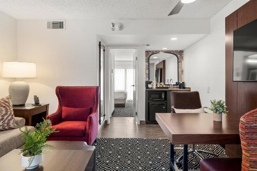 Embassy Suites by Hilton Los Angeles International Airport South - image 5