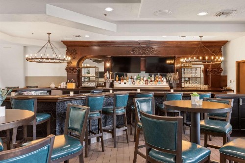 Embassy Suites by Hilton Los Angeles International Airport South - image 7
