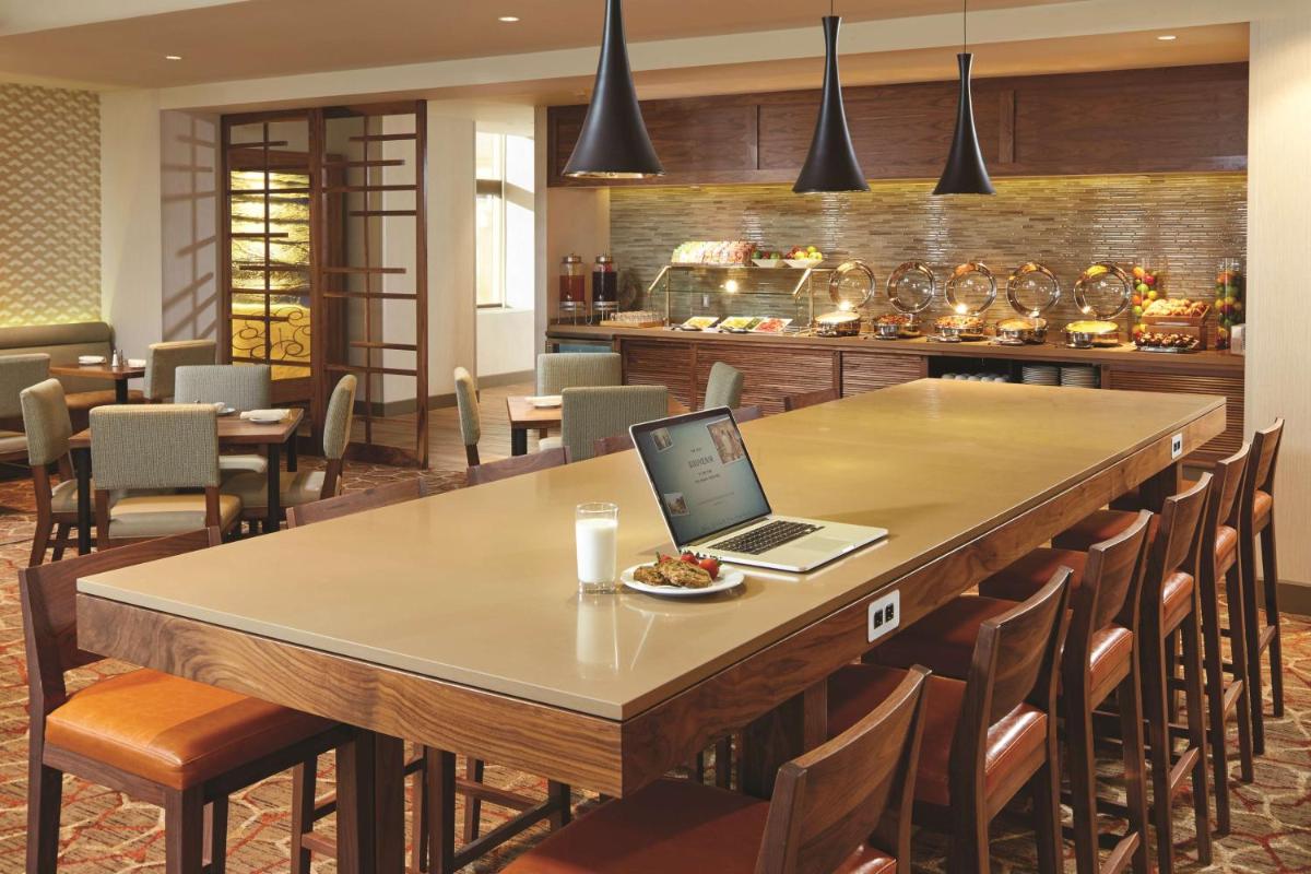 DoubleTree by Hilton LAX - El Segundo - image 2