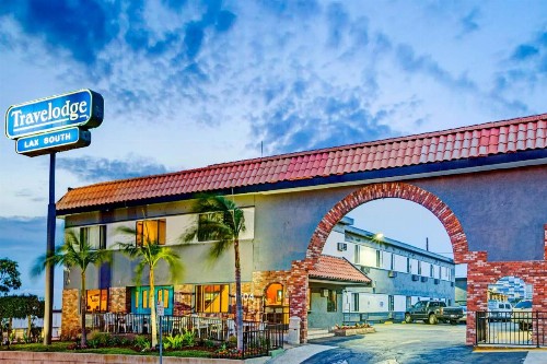 Travelodge by Wyndham LAX South - image 17