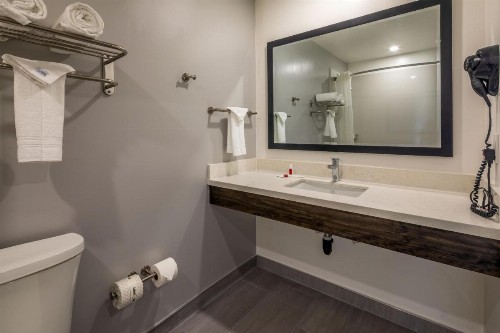 Travelodge by Wyndham LAX South - image 27