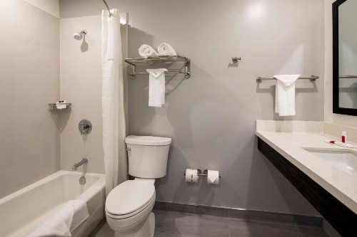 Travelodge by Wyndham LAX South - image 29