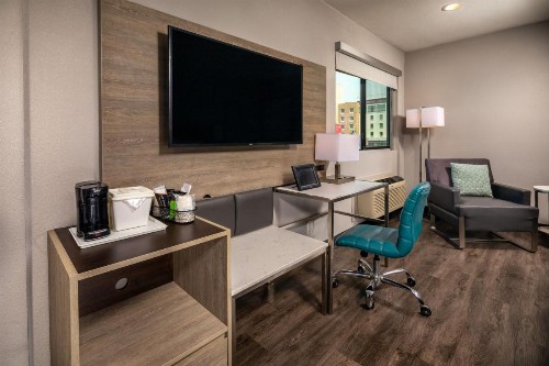 Travelodge by Wyndham LAX South - image 5