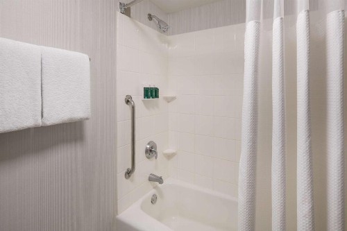 Sonesta Select Los Angeles LAX El Segundo - image 21