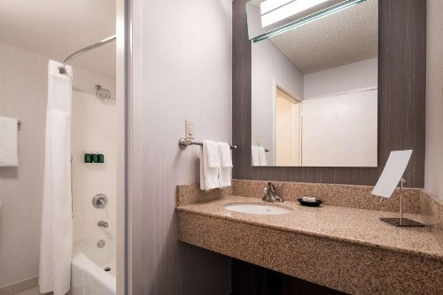 Sonesta Select Los Angeles LAX El Segundo - image 23
