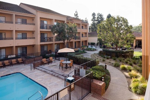 Sonesta Select Los Angeles LAX El Segundo - image 37