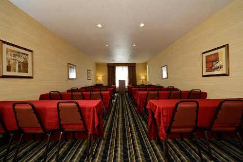 Holiday Inn Express Elk Grove West I-5 an IHG Hotel - image 3