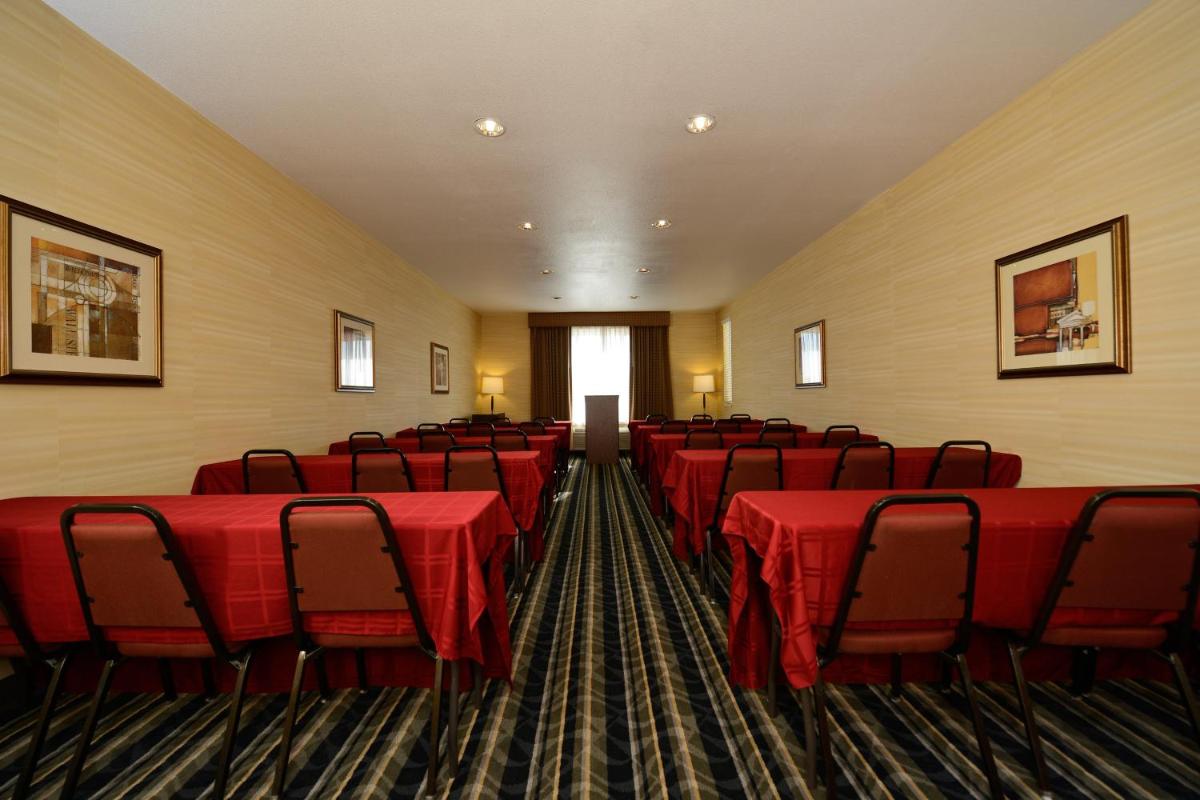 Holiday Inn Express Elk Grove West I-5 an IHG Hotel - image 3