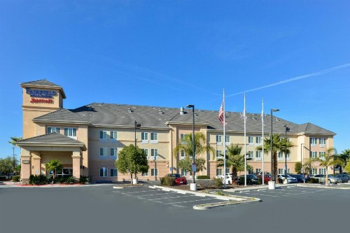 Fairfield Inn and Suites by Marriott Elk Grove - image 1
