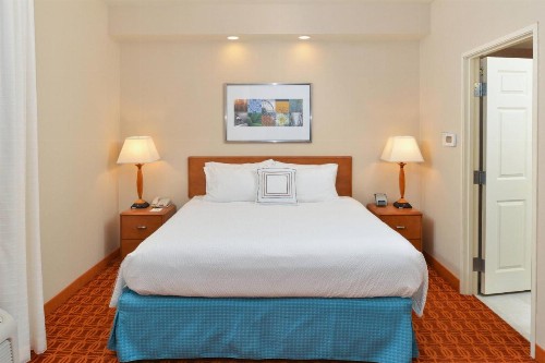Fairfield Inn and Suites by Marriott Elk Grove - image 15