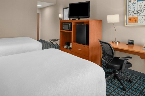 Fairfield Inn and Suites by Marriott Elk Grove - image 27
