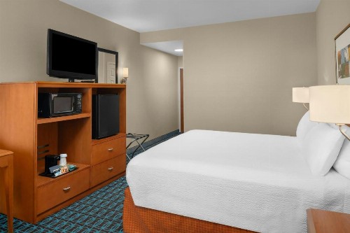Fairfield Inn and Suites by Marriott Elk Grove - image 31