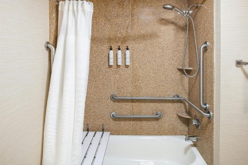 Fairfield Inn and Suites by Marriott Elk Grove - image 33
