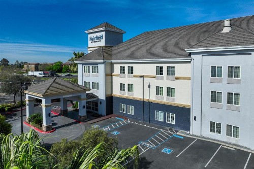Fairfield Inn and Suites by Marriott Elk Grove - image 6