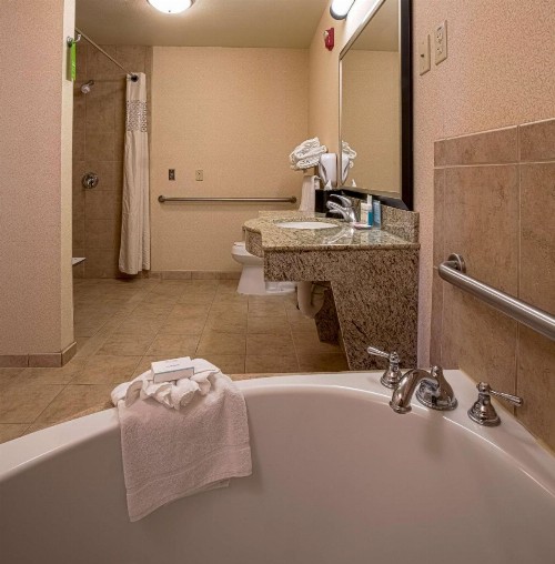 Hampton Inn & Suites Sacramento-Elk Grove Laguna I-5 - image 15