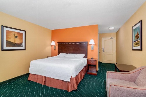 Hampton Inn & Suites Sacramento-Elk Grove Laguna I-5 - image 16