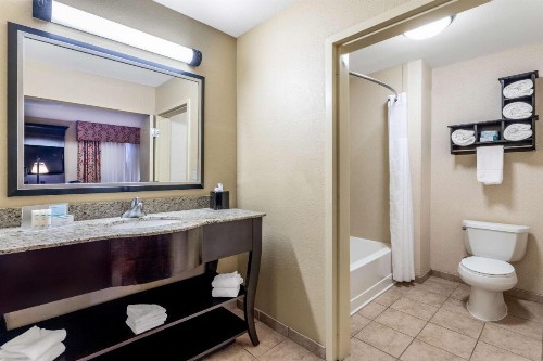 Hampton Inn & Suites Sacramento-Elk Grove Laguna I-5 - image 29