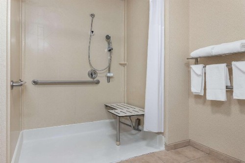 Hampton Inn & Suites Sacramento-Elk Grove Laguna I-5 - image 32