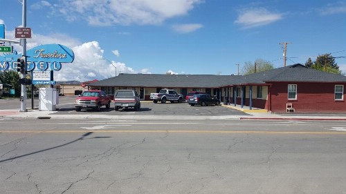 Travelers Motel - image 2