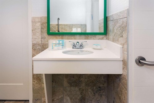 Hampton Inn Ellenton/Bradenton - image 17