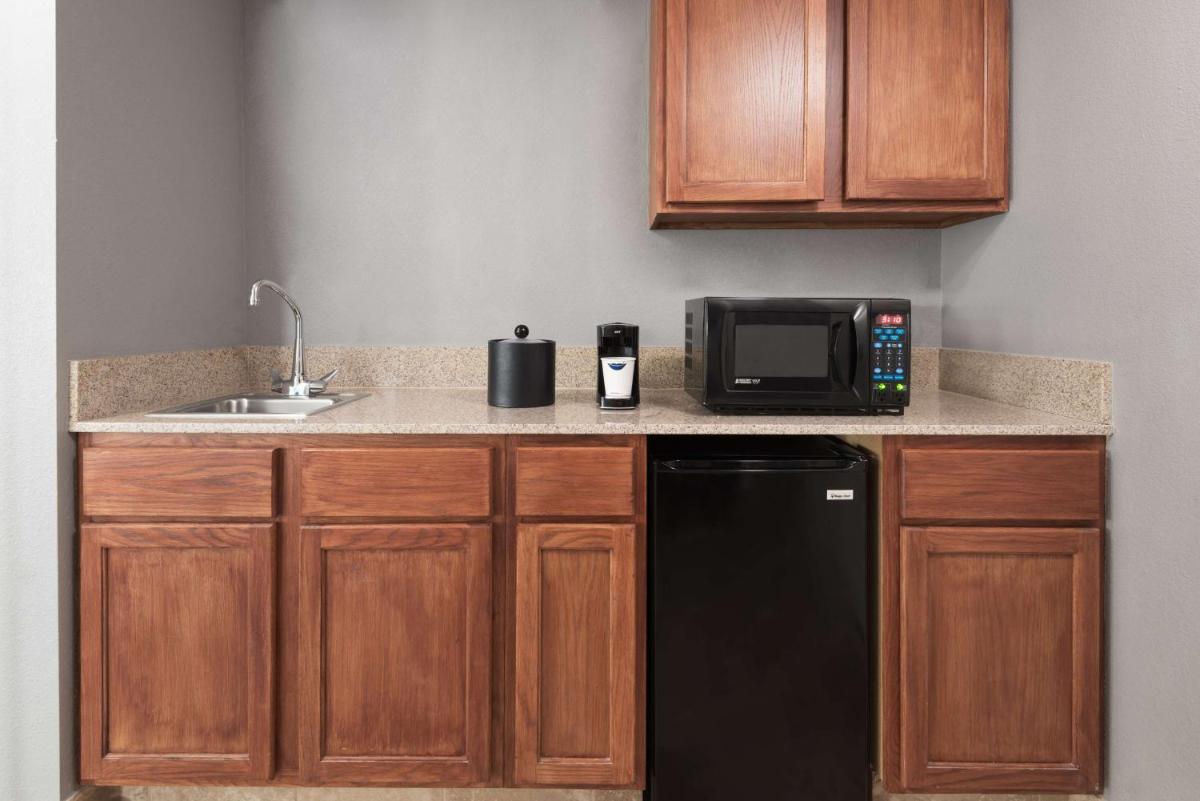 Hampton Inn Ellenton/Bradenton - image 6
