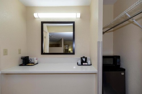 Red Roof Inn Ellenton - Bradenton NE - image 12