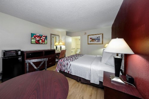 Red Roof Inn Ellenton - Bradenton NE - image 2