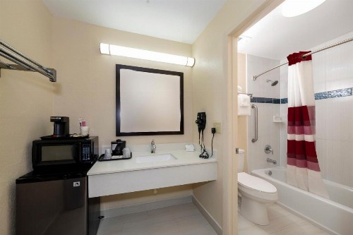 Red Roof Inn Ellenton - Bradenton NE - image 22