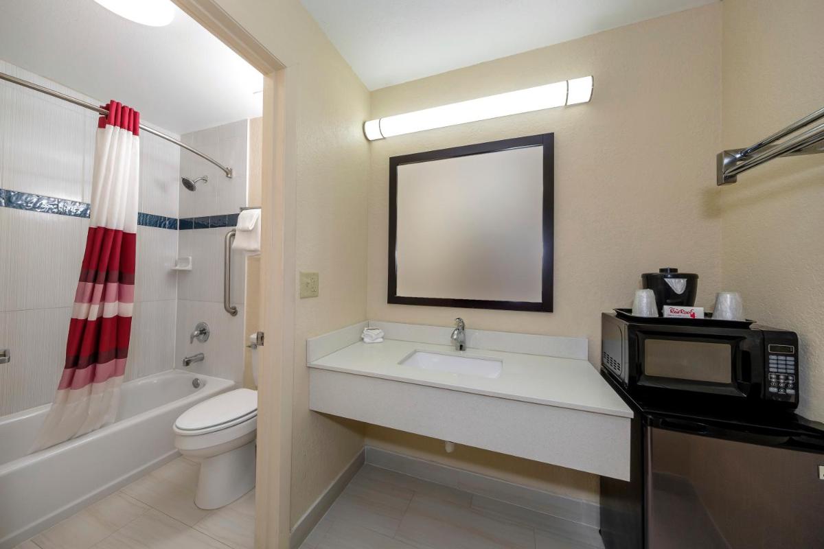 Red Roof Inn Ellenton - Bradenton NE - image 5