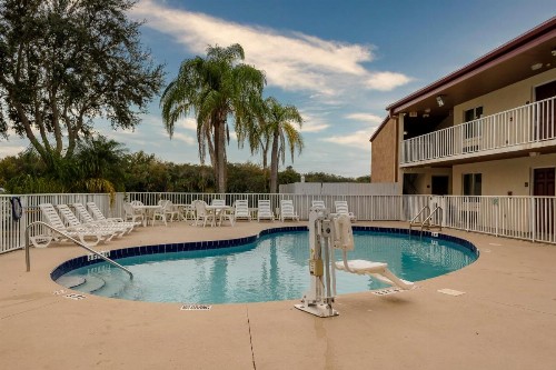 Red Roof Inn Ellenton - Bradenton NE - image 6