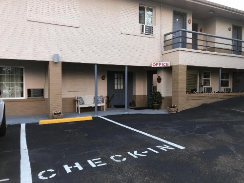 Ellijay Inn - Downtown Ellijay - image 25
