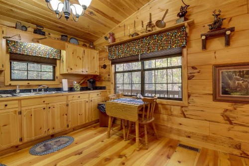 Tree Song Mountain Creek Cabin - image 10