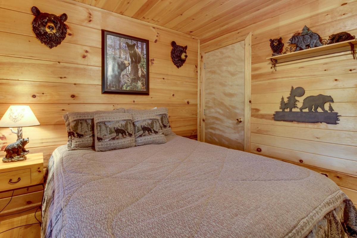 Tree Song Mountain Creek Cabin - image 6