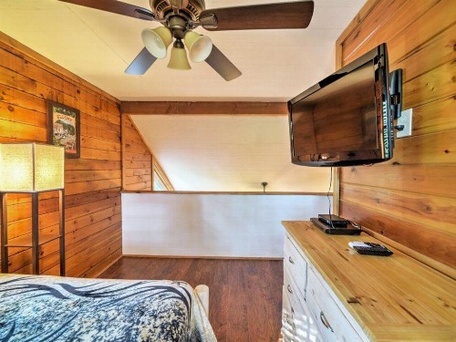 The Lazy Bear Lodge - image 7