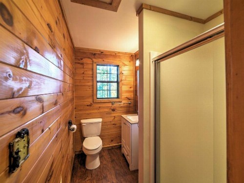 The Lazy Bear Lodge - image 8
