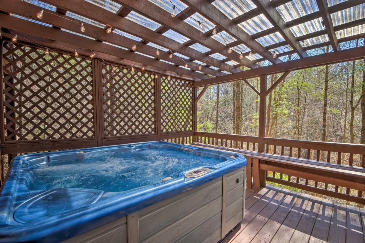 Ellijay Cabin with Hot Tub and Deck in National Forest - image 6