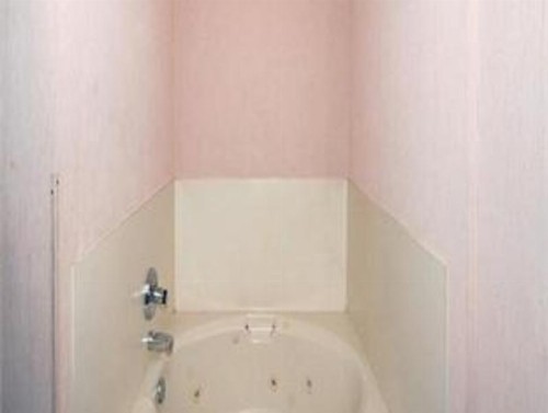 Knights Inn Elyria - image 2
